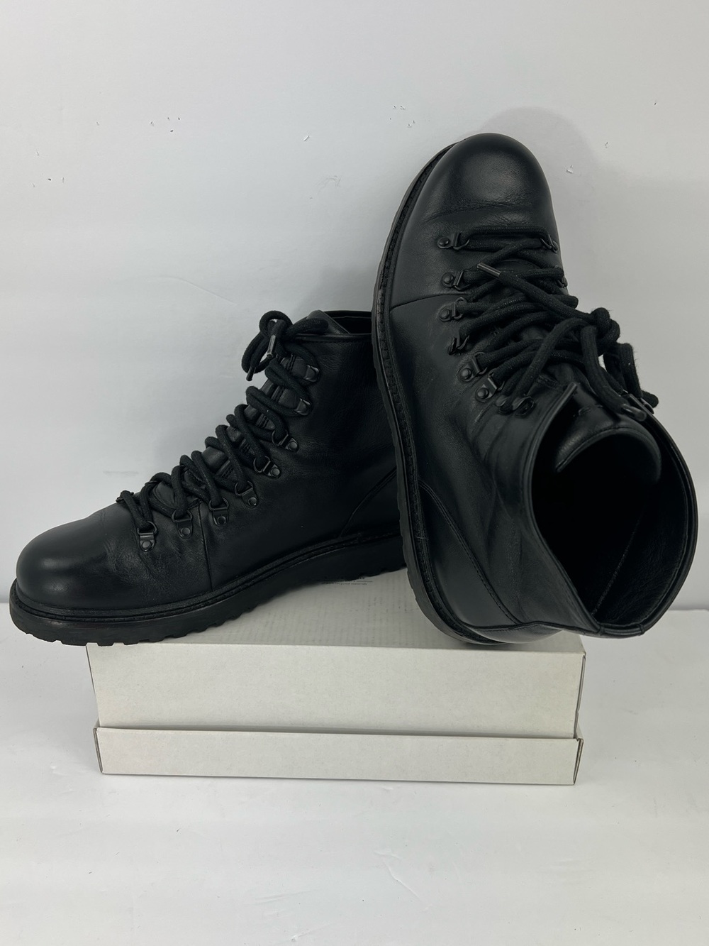 VINCE SAFI LACEUP BOOTS, BLACK UPPER LEATHER, SIZE US10, EU44